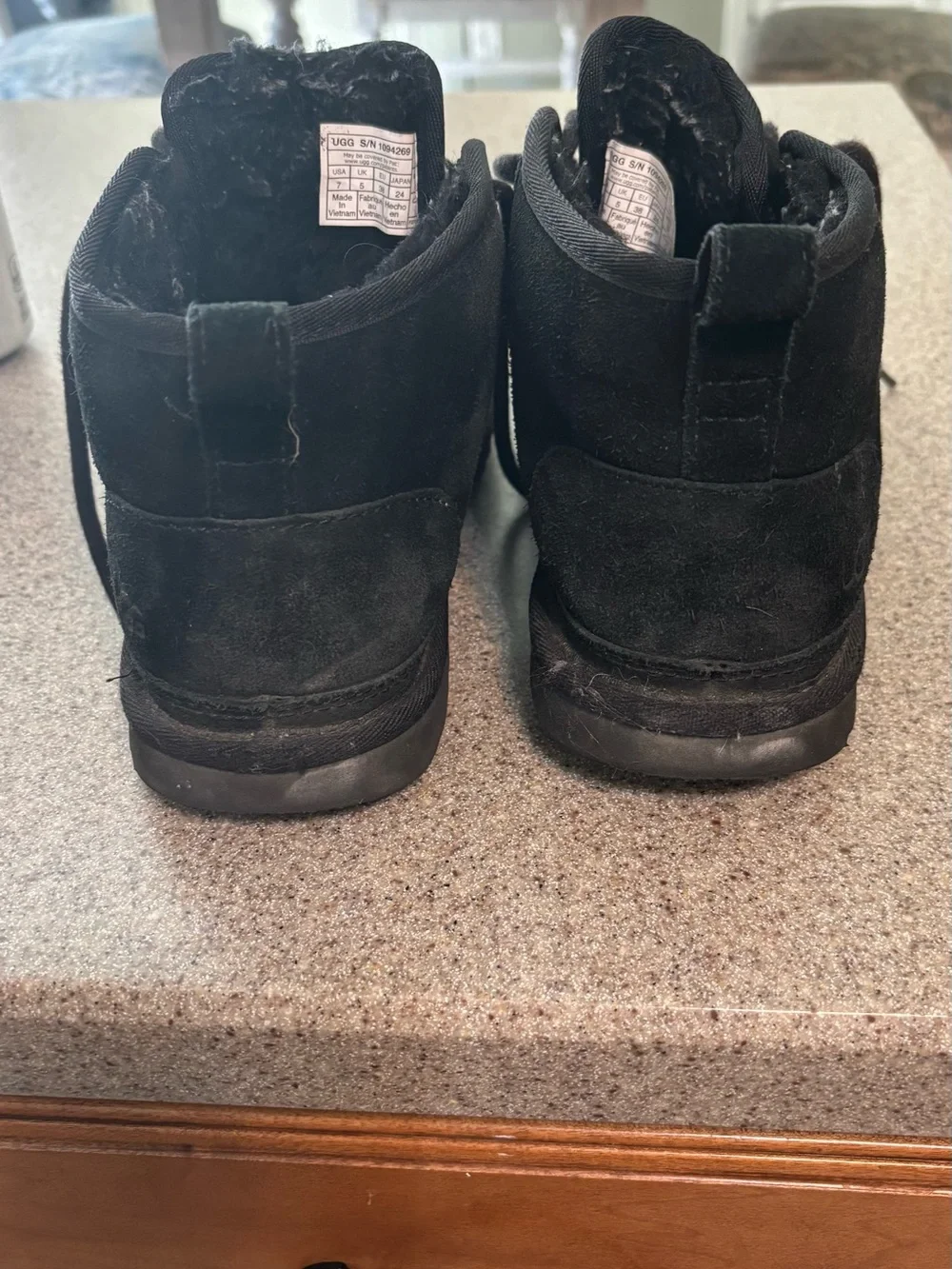 UGG Neumel boots in Black women’s size 7